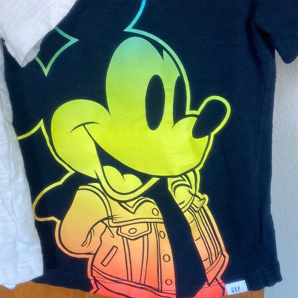 Gap Disney Mickey Mouse 5t short sleeve shirts